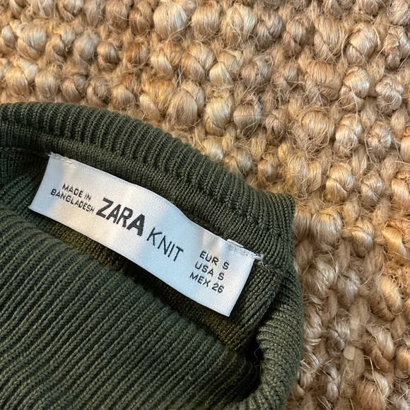 Cold Shoulder Long Sleeve Turtleneck - Green - Picture 5 of 5